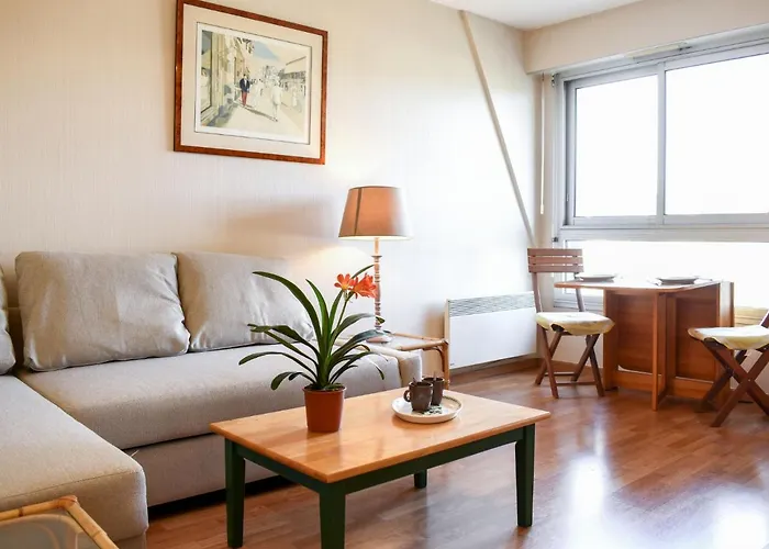 Apartment Le Polo By Interhome